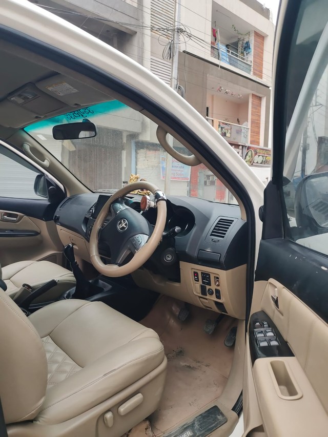 Second-hand 2016 Toyota Fortuner 4x2 Manual for sale in Dhar-2