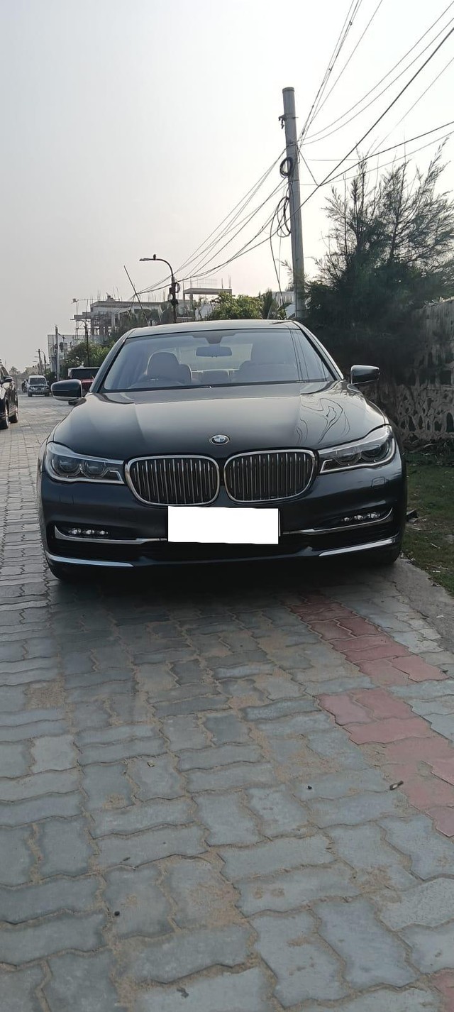 Second-hand 2017 BMW 7 Series 730Ld DPE Signature for sale in Chennai-2