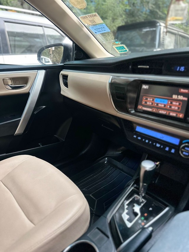 Second-hand 2014 Toyota Corolla Altis 1.8 VL AT for sale in New Delhi-8