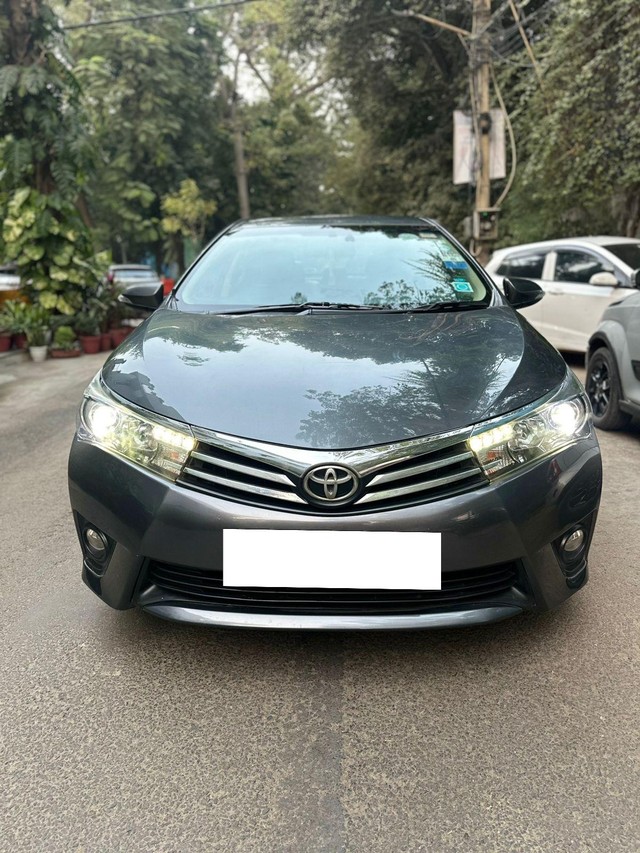 Second-hand 2014 Toyota Corolla Altis 1.8 VL AT for sale in New Delhi-3
