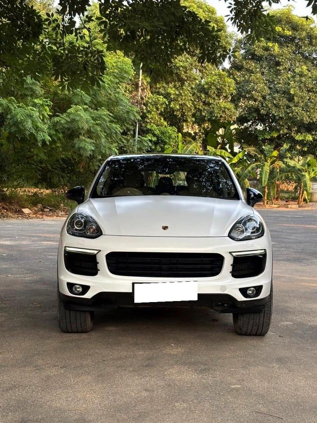 Second-hand 2018 Porsche Cayenne Diesel Platinum Edition for sale in Gurgaon-2