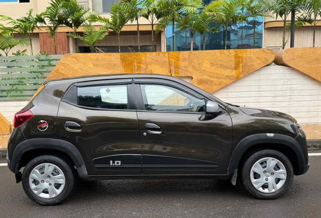 Second-hand 2022 Renault KWID 1.0 RXT BSVI for sale in Surat-1
