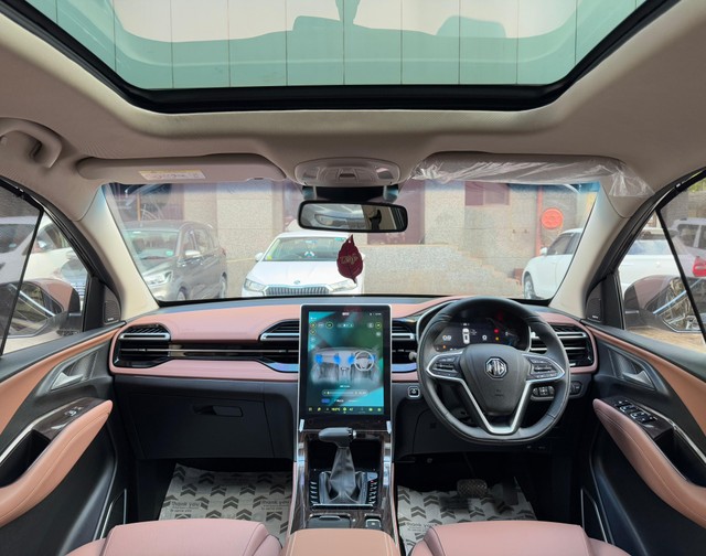 Second-hand 2023 MG Hector Plus 1.5 Turbo Savvy Pro CVT 7 Str BSVI for sale in Mumbai-8