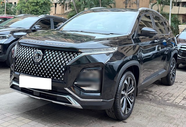 Second-hand 2023 MG Hector Plus 1.5 Turbo Savvy Pro CVT 7 Str BSVI for sale in Mumbai-2
