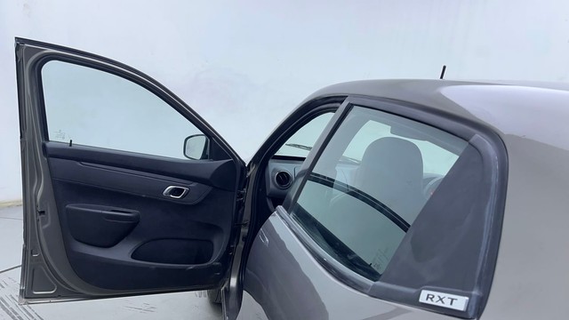 Second-hand 2018 Renault KWID 1.0 RXT Opt for sale in Hyderabad-34