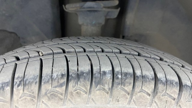 Second-hand 2018 Renault KWID 1.0 RXT Opt for sale in Hyderabad-33