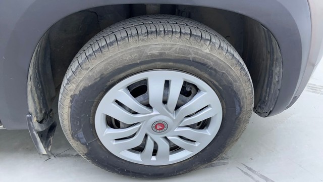 Second-hand 2018 Renault KWID 1.0 RXT Opt for sale in Hyderabad-17