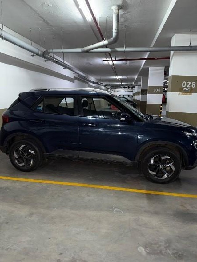 Second-hand 2021 Hyundai Venue SX Turbo iMT for sale in Bangalore-3