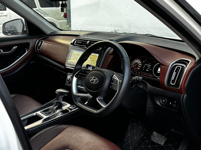 Second-hand 2022 Hyundai Alcazar Platinum (O) Turbo DCT for sale in New Delhi-12