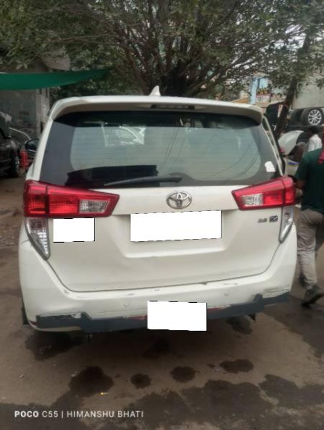 Second-hand 2018 Toyota Innova Crysta 2.8 GX AT BSIV for sale in Noida-9