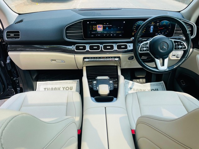 Second-hand 2023 Mercedes-Benz GLE 300d 4Matic for sale in Mumbai-10