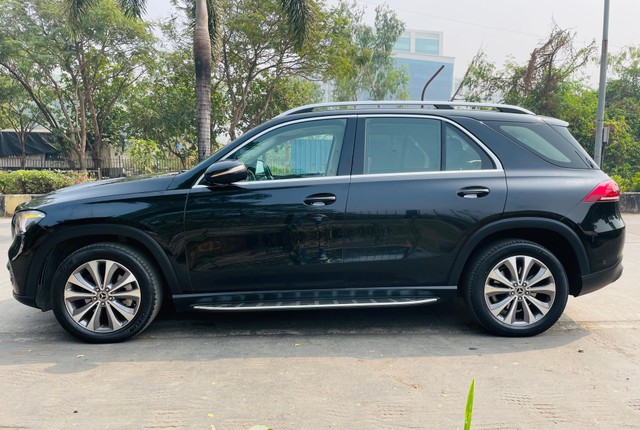 Second-hand 2023 Mercedes-Benz GLE 300d 4Matic for sale in Mumbai-3