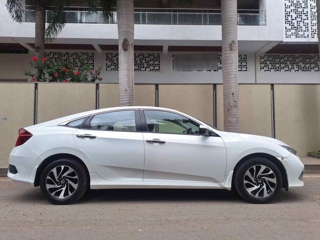 Second-hand 2020 Honda Civic VX for sale in Surat-1