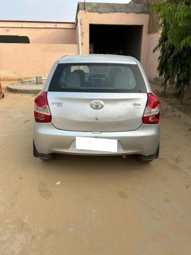 Second-hand 2014 Toyota Etios Liva GD for sale in Hanumangarh-1