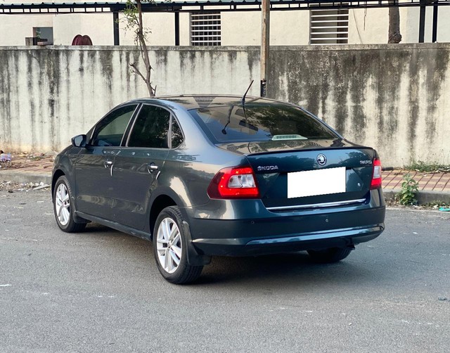 Second-hand 2017 Skoda Rapid 1.6 MPI Elegance AT for sale in Pune-8