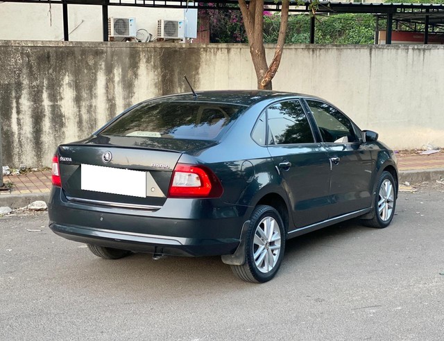 Second-hand 2017 Skoda Rapid 1.6 MPI Elegance AT for sale in Pune-7