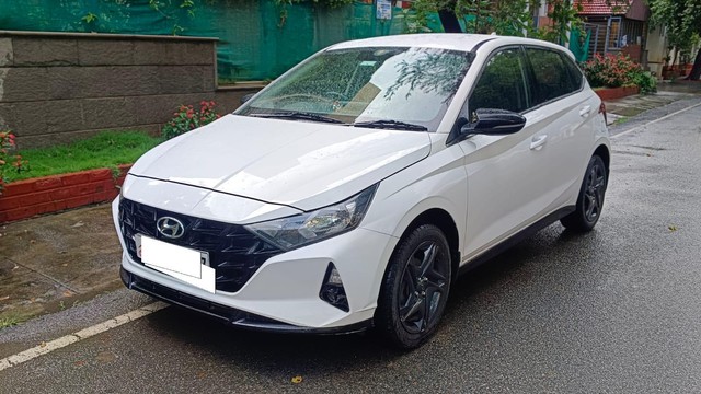 Second-hand 2022 Hyundai i20 Sportz BSVI for sale in Bangalore-4