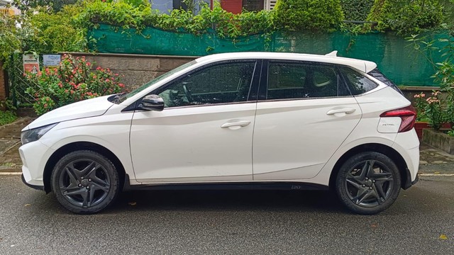 Second-hand 2022 Hyundai i20 Sportz BSVI for sale in Bangalore-3