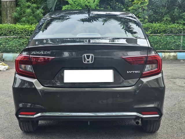 Second-hand 2023 Honda Amaze 2nd Gen VX CVT for sale in Kolkata