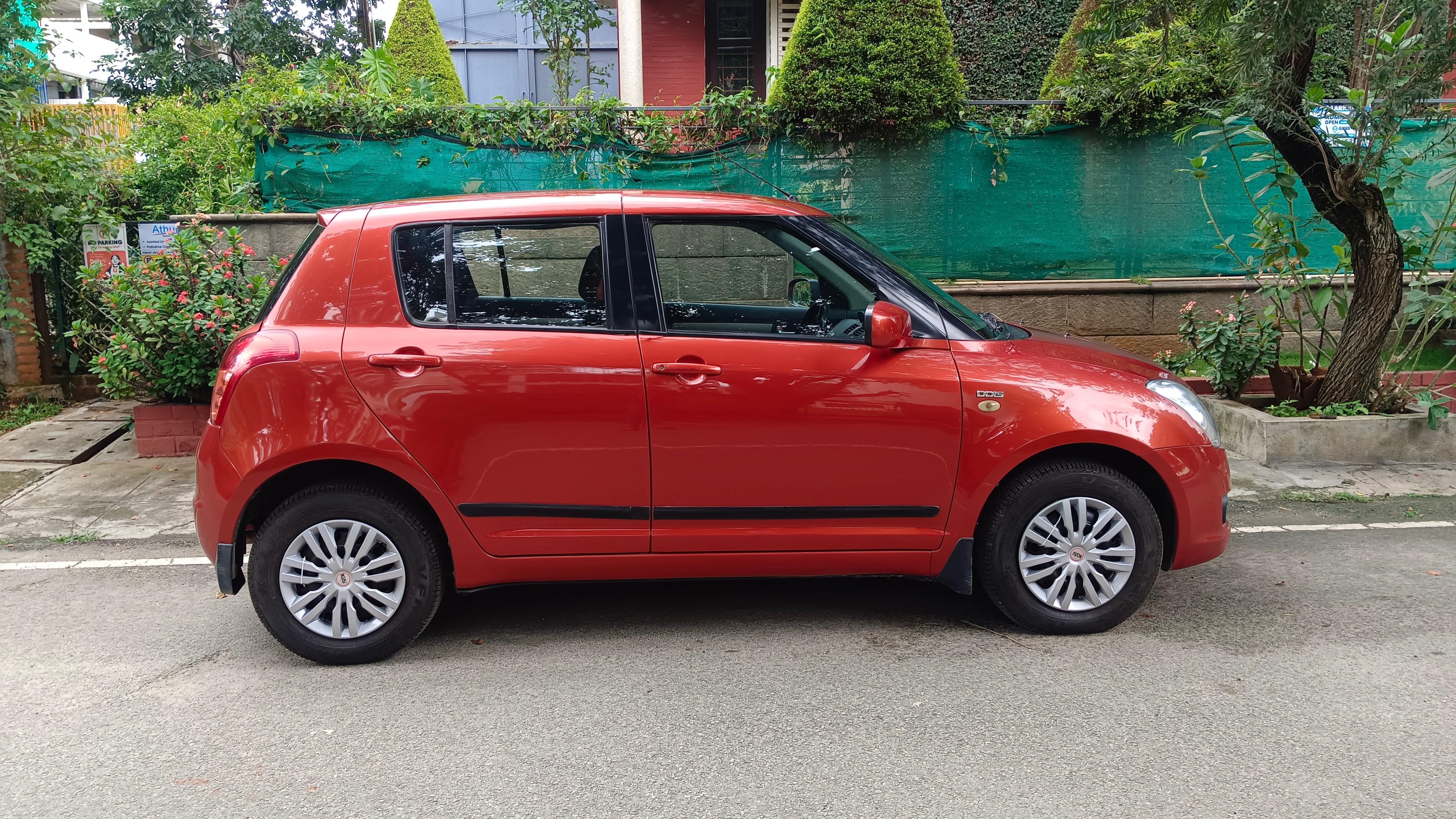 DONHEK Car Emblems For Suzuki Swift,ABS Material Grill/Front/Rear Trunk Logo  3D Signs Car, image size:4608x2592