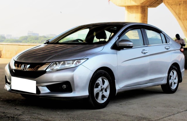 Second-hand 2014 Honda City i VTEC V for sale in Ahmedabad-4