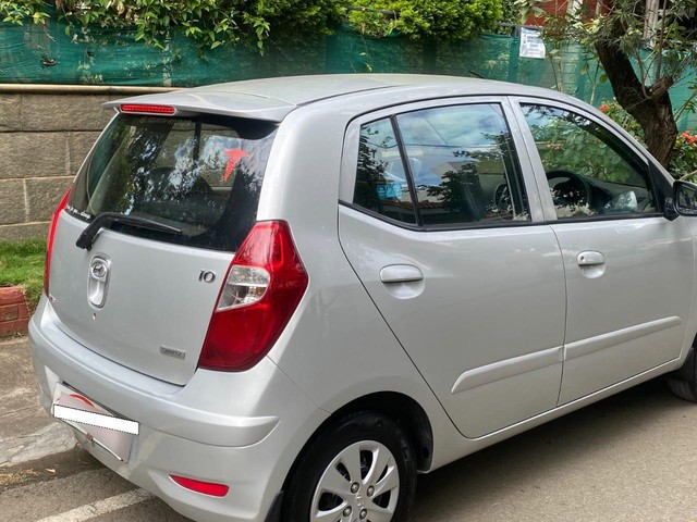 Second-hand 2012 Hyundai i10 Sportz for sale in Bangalore-2