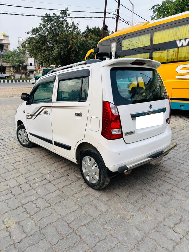 Second-hand 2015 Maruti Wagon R LXI BS IV for sale in Lucknow