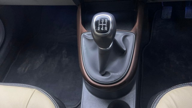 Second-hand 2023 Hyundai Aura SX CNG for sale in Sonipat-12