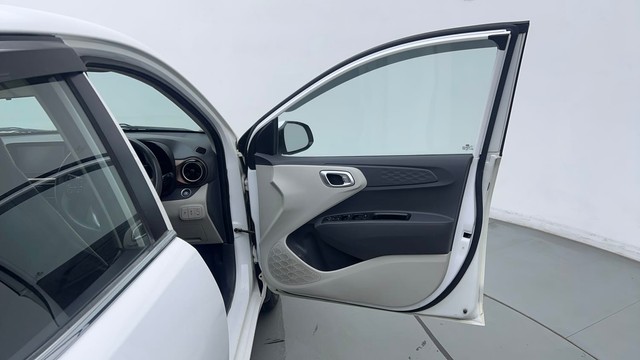 Second-hand 2023 Hyundai Aura SX CNG for sale in Sonipat-16