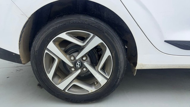 Second-hand 2023 Hyundai Aura SX CNG for sale in Sonipat-18