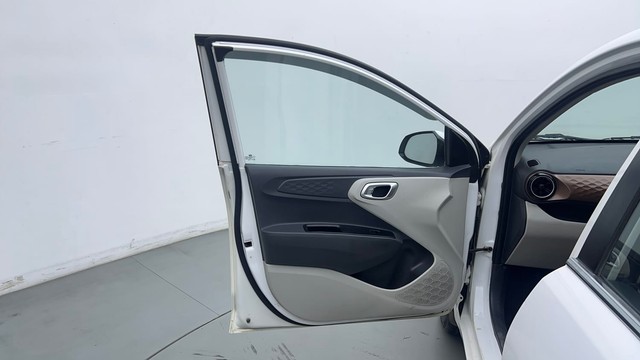 Second-hand 2023 Hyundai Aura SX CNG for sale in Sonipat-28