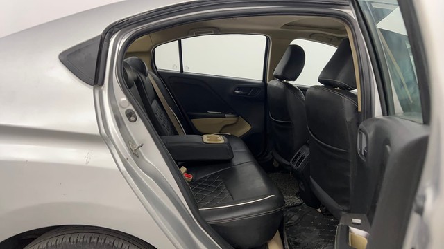 Second-hand 2016 Honda City VX MT for sale in Pune-35