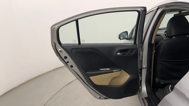 Second-hand 2016 Honda City VX MT for sale in Pune-39