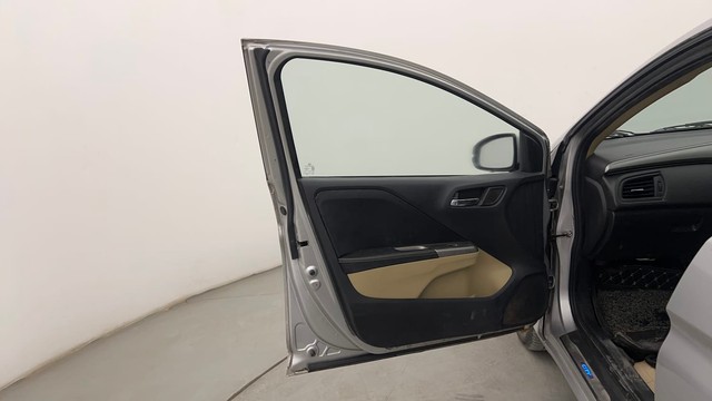 Second-hand 2016 Honda City VX MT for sale in Pune-30