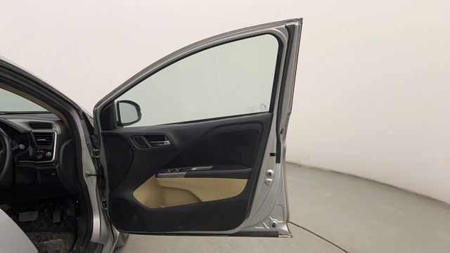 Second-hand 2016 Honda City VX MT for sale in Pune-16