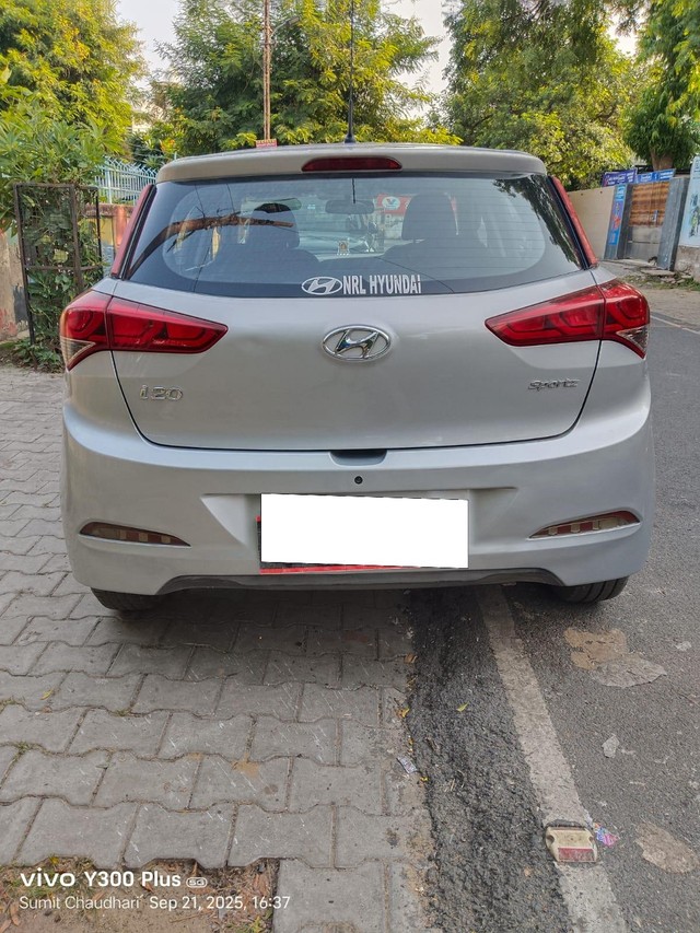 Second-hand 2017 Hyundai i20 Asta 1.2 for sale in Agra