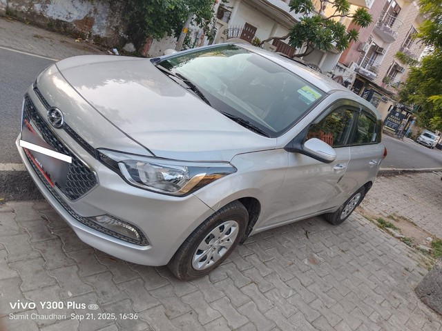 Second-hand 2017 Hyundai i20 Asta 1.2 for sale in Agra