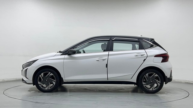 Second-hand 2024 Hyundai i20 Sportz 1.2 for sale in Sonipat-6