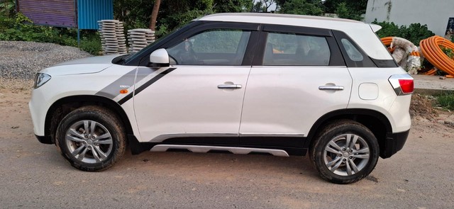 Second-hand 2017 Maruti Vitara Brezza ZDi for sale in Varanasi-2