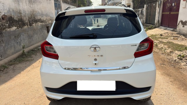 Second-hand 2022 Tata Tiago XZ Plus CNG BSVI for sale in Varanasi-1