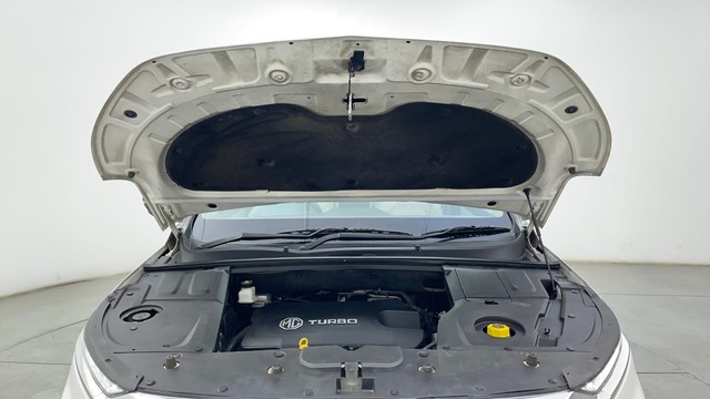 Second-hand 2022 MG Hector Sharp Diesel Dualtone for sale in Chennai-8