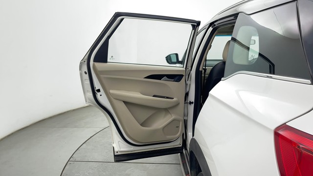 Second-hand 2022 MG Hector Sharp Diesel Dualtone for sale in Chennai-39