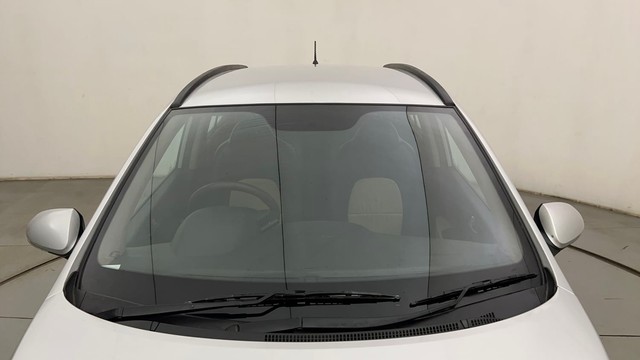 Second-hand 2014 Hyundai Grand i10 Sportz for sale in Mumbai-10