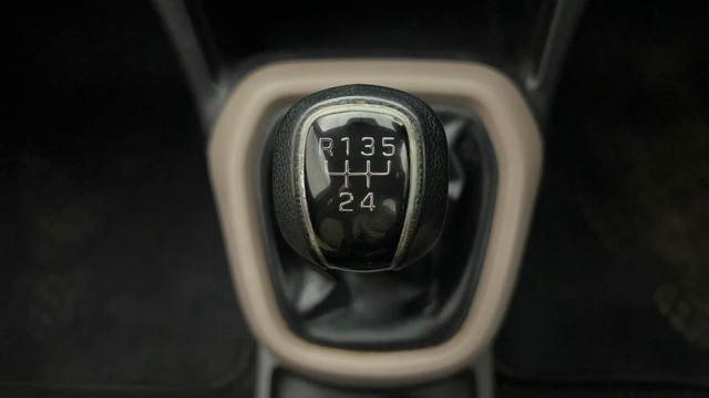 Second-hand 2014 Hyundai Grand i10 Sportz for sale in Mumbai-12