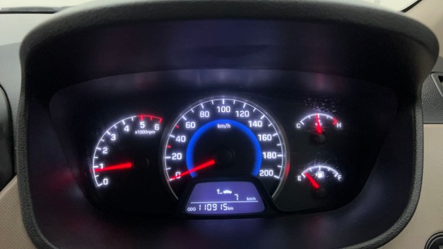 Second-hand 2014 Hyundai Grand i10 Sportz for sale in Mumbai-13