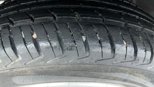 Second-hand 2017 Renault KWID 1.0 RXT Opt for sale in Ahmedabad-27