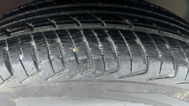 Second-hand 2017 Renault KWID 1.0 RXT Opt for sale in Ahmedabad-23