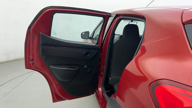 Second-hand 2017 Renault KWID 1.0 RXT Opt for sale in Ahmedabad-30