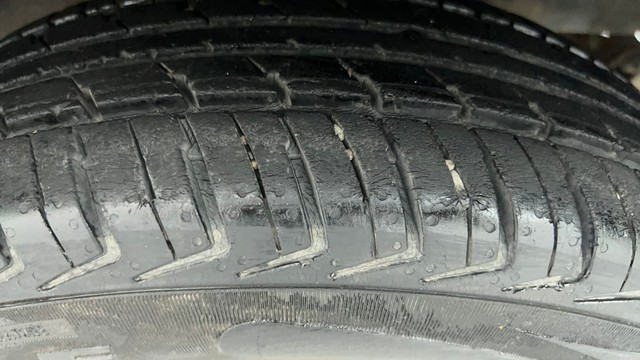 Second-hand 2017 Renault KWID 1.0 RXT Opt for sale in Ahmedabad-29