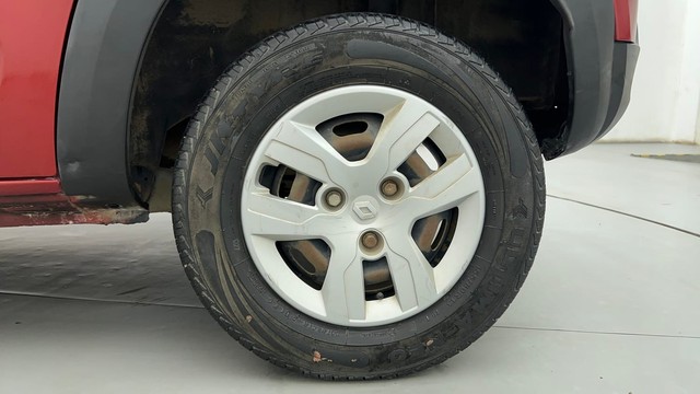 Second-hand 2017 Renault KWID 1.0 RXT Opt for sale in Ahmedabad-19